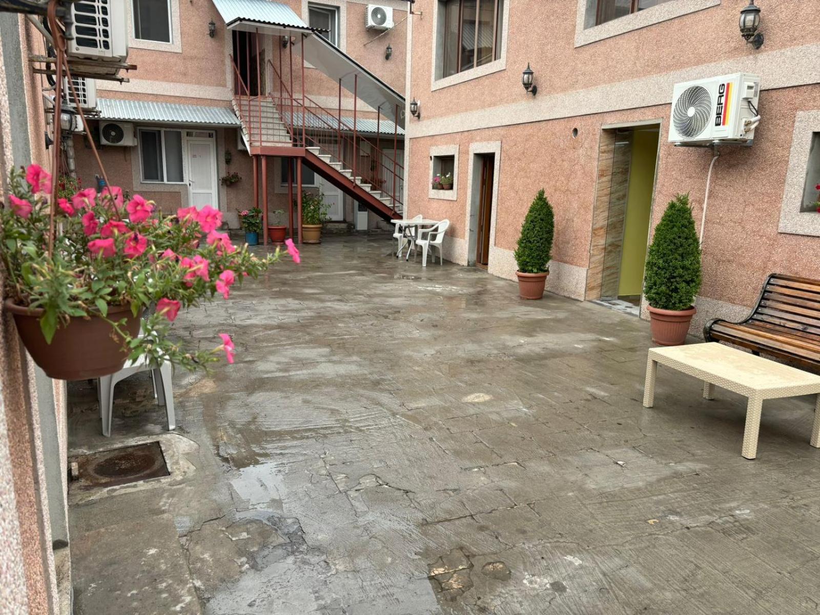 Styopa Hotel Yerevan Luaran gambar