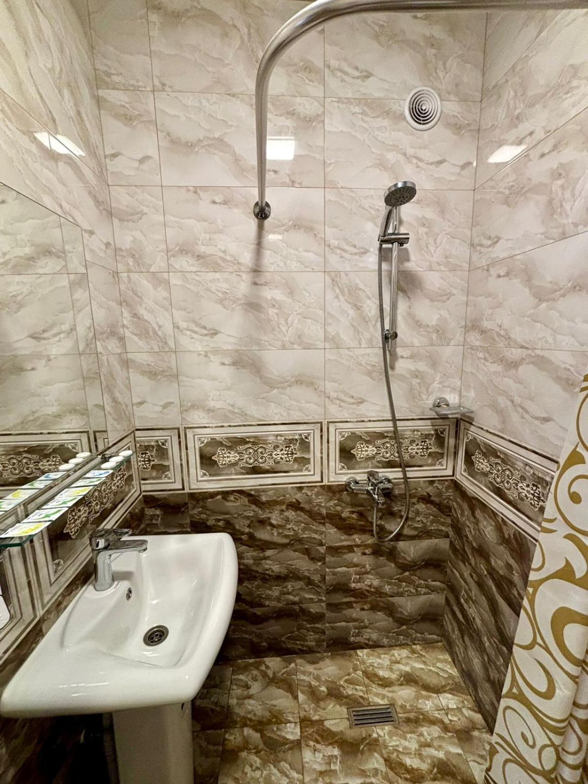 Styopa Hotel Yerevan Luaran gambar